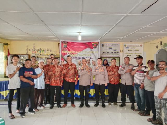 Sosialisasi Sat Kamling di Kantor Desa Mangkai Baru, Kecamatan Lima Puluh, Kabupaten Batubara, Rabu (6/8/2025).