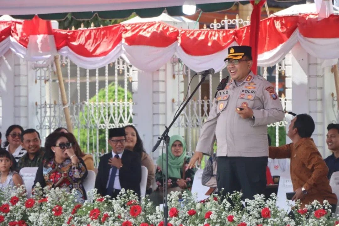 Kapolres Tanah Karo Bersama Forkopimda Terima Pawai Anak, Semarak Sambut HUT RI Ke-80