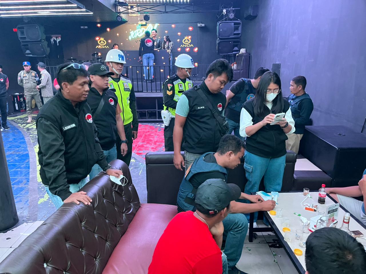 Kasnob Sembiring Kepung THM Anda Karaoke & Koin Bar Siantar, Ini Hasilnya…