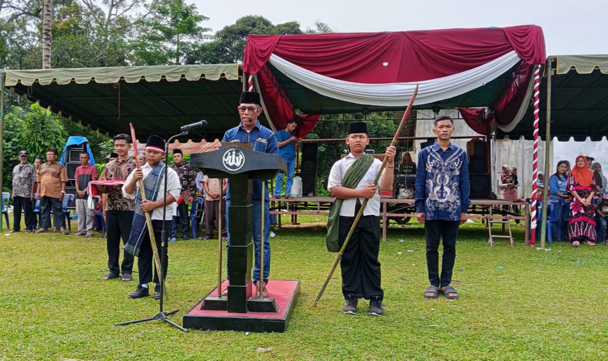 Ketua DPD Ampi Langkat Irup Hut-RI ke 80 di Dusun Terpencil