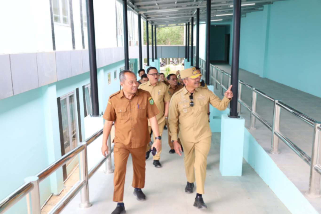 Bupati Madina H Saipullah Nasution meninjau RSU Panyabungan di gedung baru.