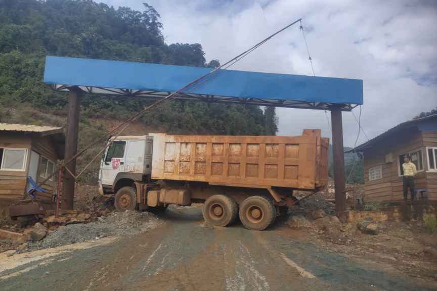 Foto PT PAM Mineral saat sejumlah kegiatan kerja dengan PT BIM. Serta beberapa kali pertemuan di ruangan kantor PT BIM dengan Dirut PT PAM Mineral Rudi Tjanaka.