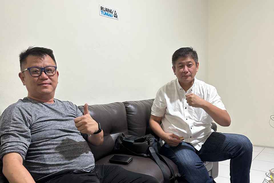 Foto PT PAM Mineral saat sejumlah kegiatan kerja dengan PT BIM. Serta beberapa kali pertemuan di ruangan kantor PT BIM dengan Dirut PT PAM Mineral Rudi Tjanaka (kemeja putih).