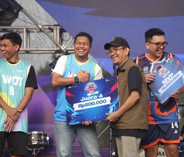 Hari ketiga Medan Digifest 2025, Minggu (17)8/2025), berlangsung semakin semarak dengan perpaduan hiburan, edukasi, serta aneka kompetisi yang menggerakkan berbagai komunitas.
