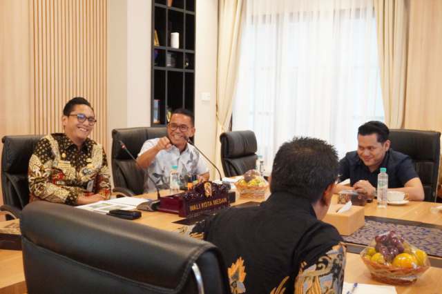 Wali Kota dan Wakil Wali Kota Medan, Rico Tri Putra Bayu Waas-Zakiyuddin Harahap dalam suatu kesempatan.
