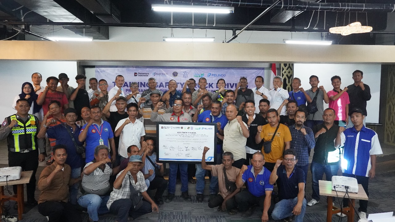 Pelindo Regional 1 Gelar Training Safety Truck Driving