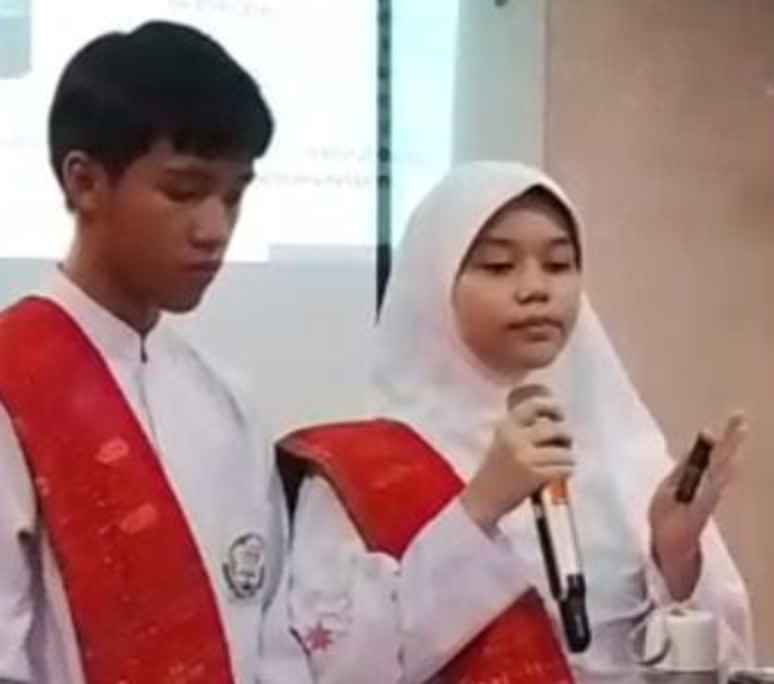 Shakila Mawaddah Zulkarnaen (Kanan)