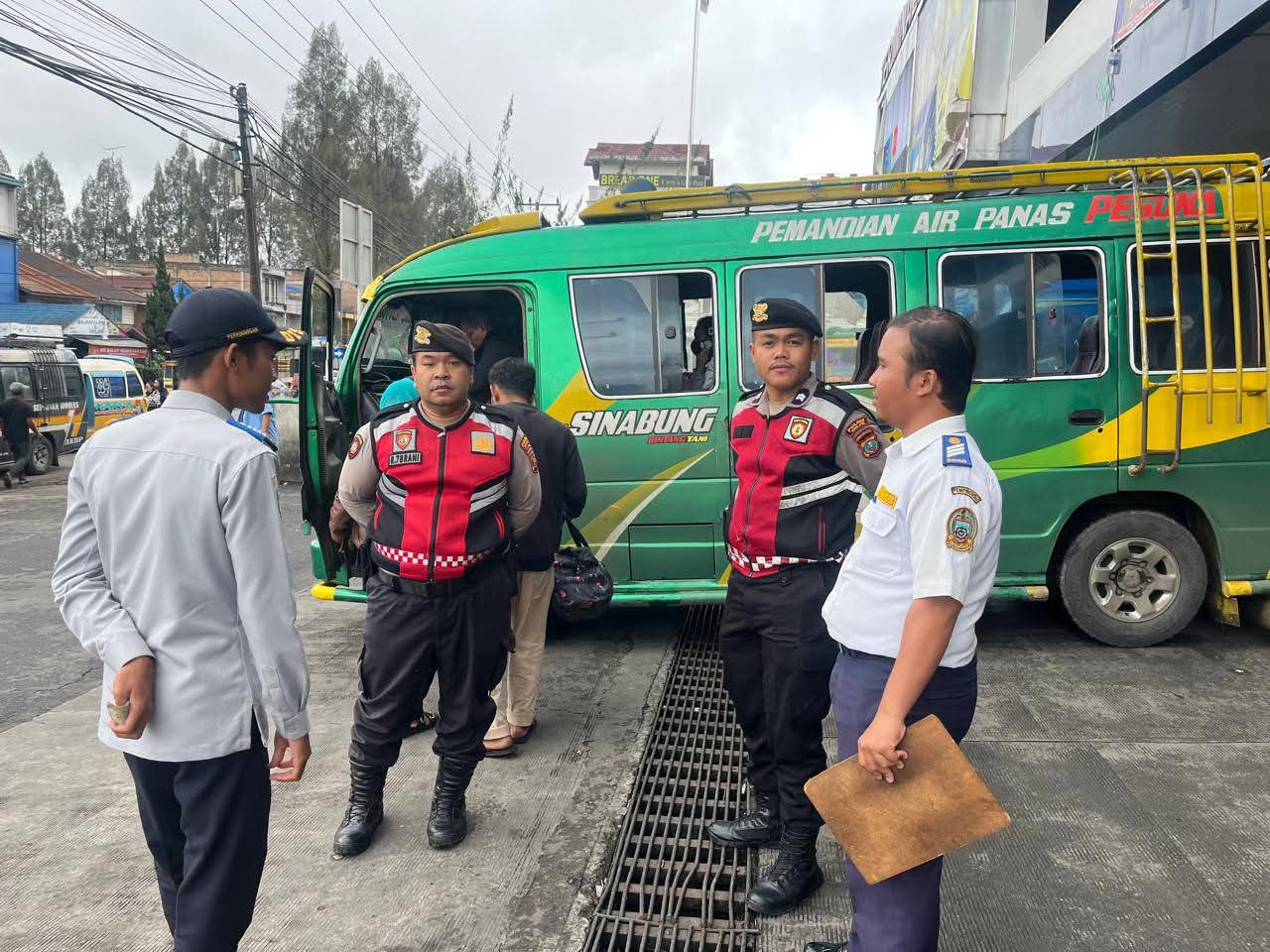 Samapta Polres Tanah Karo Gelar Patroli Dialogis Antisipasi 3C dan Tindak Kriminalitas