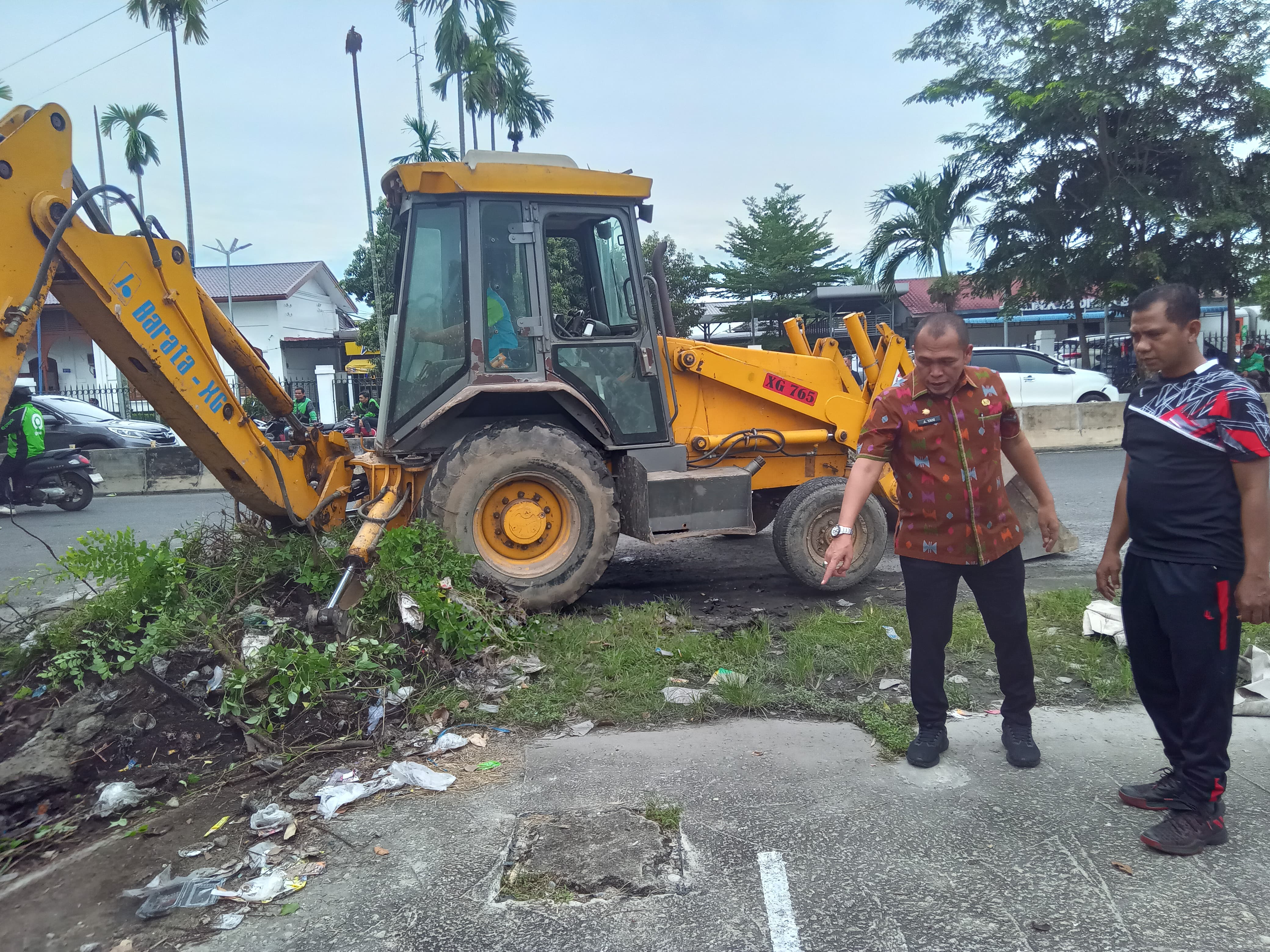 DLH Kota Binjai Turunkan Alat Berat Atasi Banjir