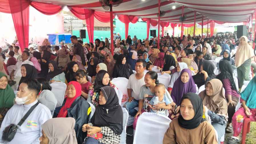 Wakil Ketua DPRD Kota Medan, H Zulkarnaen SKM, saat Sosialisasi Perda Kota Medan No 07 Tahun 2024 tentang Perubahan atas Perda No 06 Tahun 2015 tentang Pengelolaan Persampahan di Jl Pukat IV Kelurahan Bantan Kecamatan Medan Tembung, Kota Medan, Sabtu (13/9/2025).