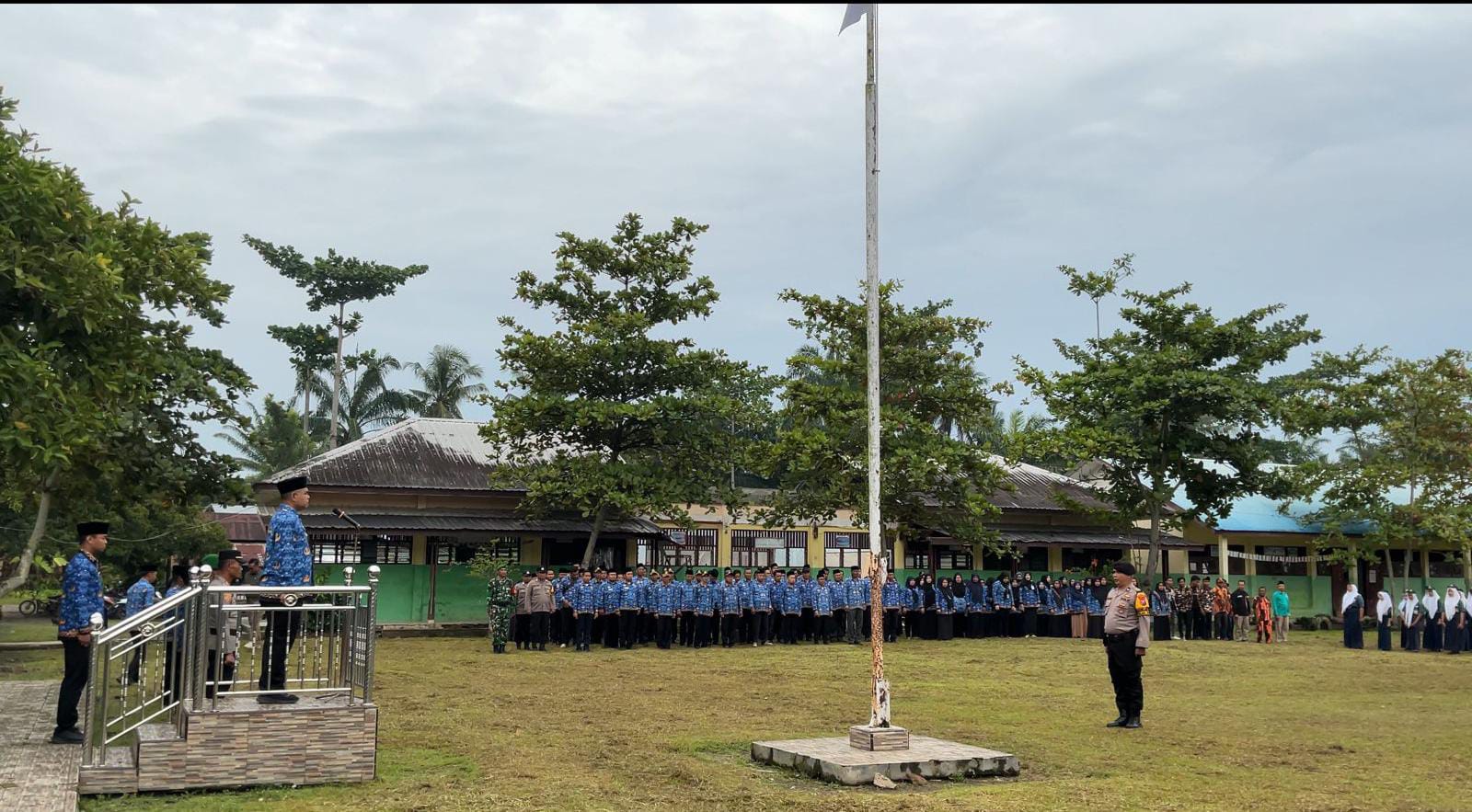 Upacara Hari Kesaktian Pancasila Kecamatan Wampu Diselenggarakan di SMP Negeri 4 Stabat Lama