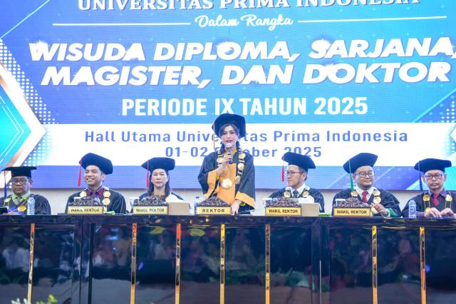 Rektor UNPRI Prof. Dr. Chrismis Novalinda Ginting, M.Kes menyampaikan sambutan pada periode IX tahun 2025, Rabu (1/10/2025), di Kampus Utama UNPRI, Jalan Sampul Medan.