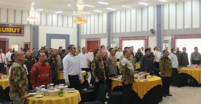 koordinasi lintas lembaga. Lewat Rapat Koordinasi Pemberantasan Korupsi.