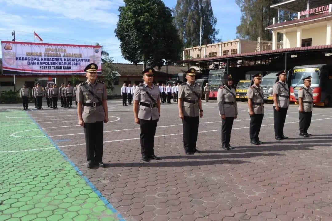 Kapolres Tanah Karo Pimpin Upacara Sertijab Kabag Ops, Kabag Ren, Kasat Lantas &Kapolsek Barusjahe