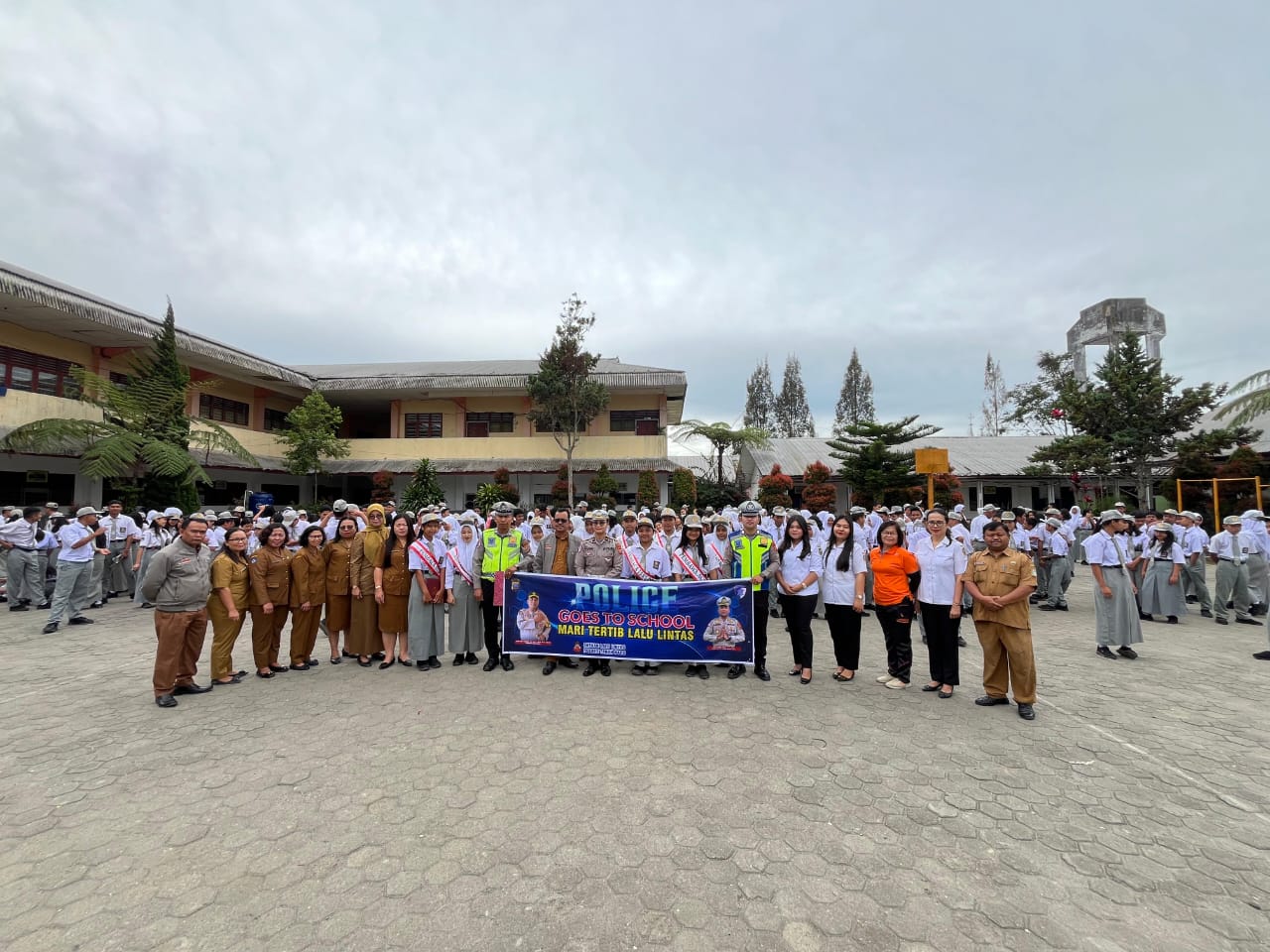 Sat Lantas Polres Tanah Karo Laksanakan Program “Police Go To School” di SMK Negeri 1 Kabanjahe