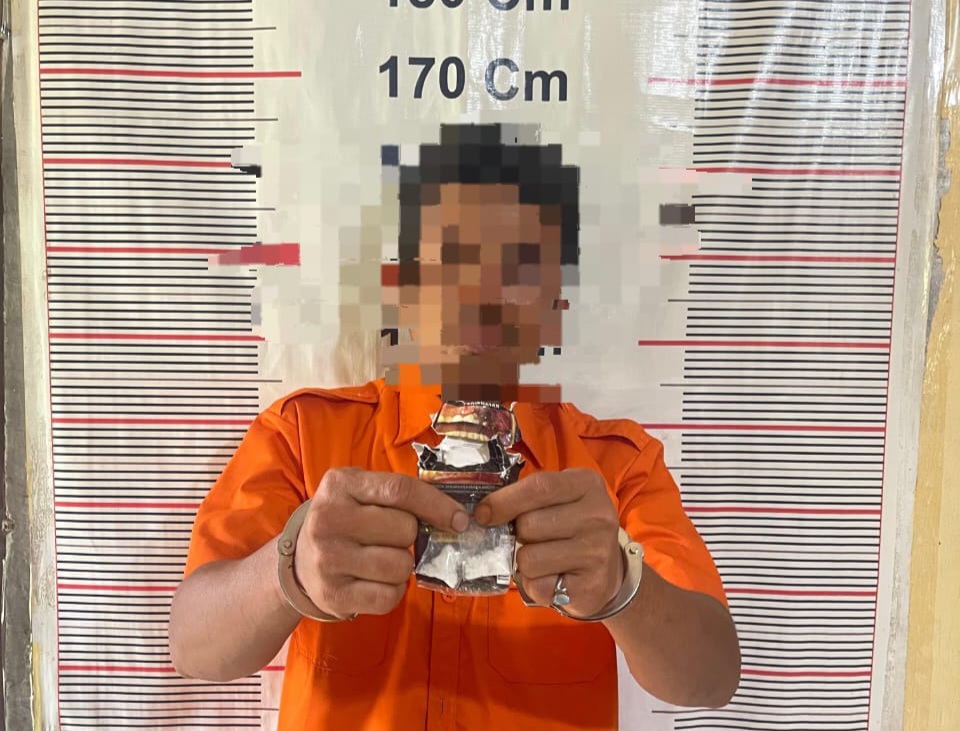 Sedang Mangkal di Pinggir Jalan.Pengedar Sabu Takberkutik di Ciduk Polisi