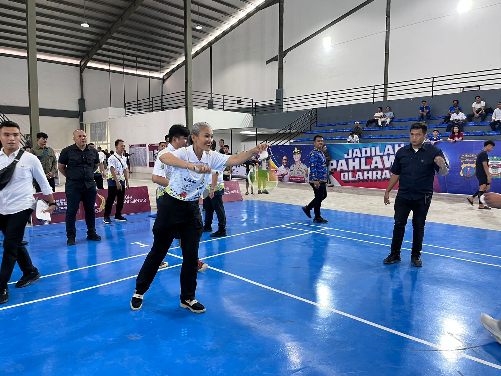 Turnamen Badminton Koni Cup 2025 Memperebutkan Piala Kapolres Siantar Di Bukak