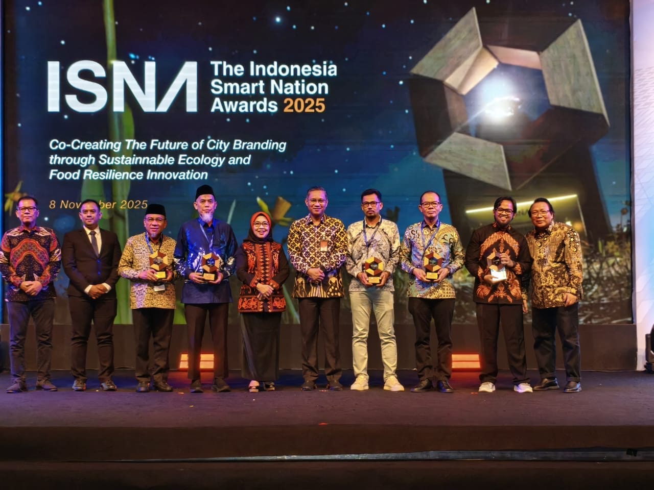 Pemkab Langkat Raih Penghargaan Spesial Indonesia Smart Nation Award 2025