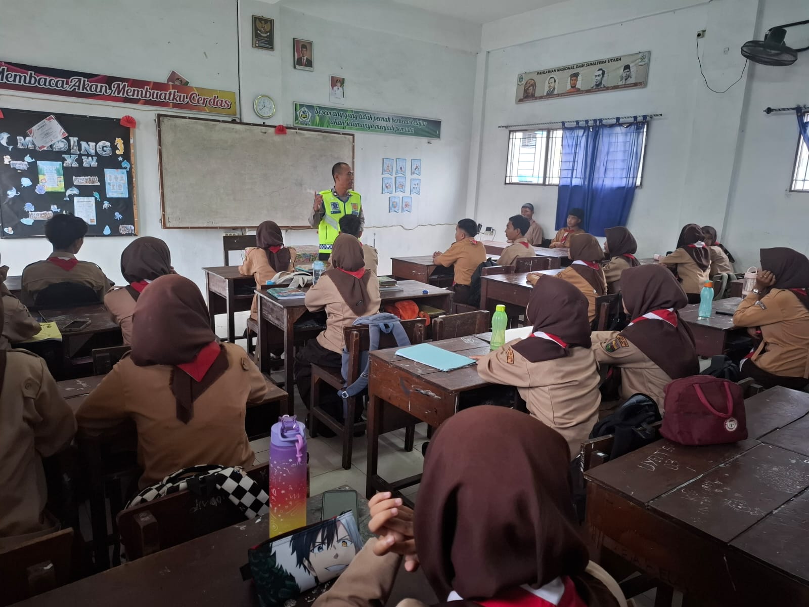 Sat Lantas Polres Pelabuhan Belawan Sosialisasikan Kamseltibcar Lantas