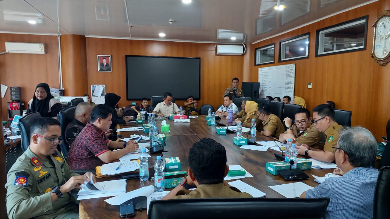 Ketua Komisi IV DPRD Medan Paul Mei Anton Simanjuntak gelar Rapat Dengar Pendapat (RDP) bersama Kepling, Lurah, Camat setempat. (Ist)