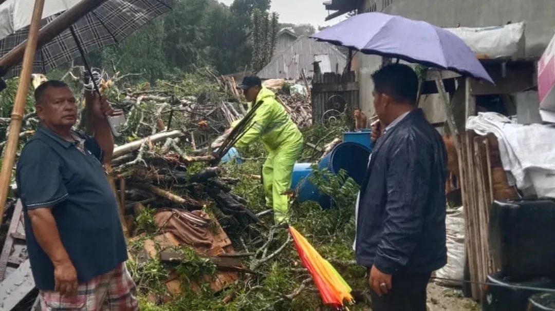 Polres Tanah Karo Responsif Tangani Longsor di Katepul Kuta