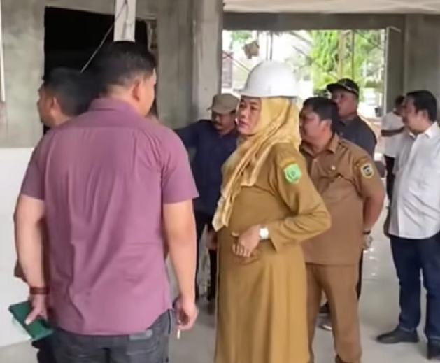 Komisi C DPRD Kabupaten Palas, melakukan peninjauan ke lokasi gedung pembangunan perpustakaan daerah.