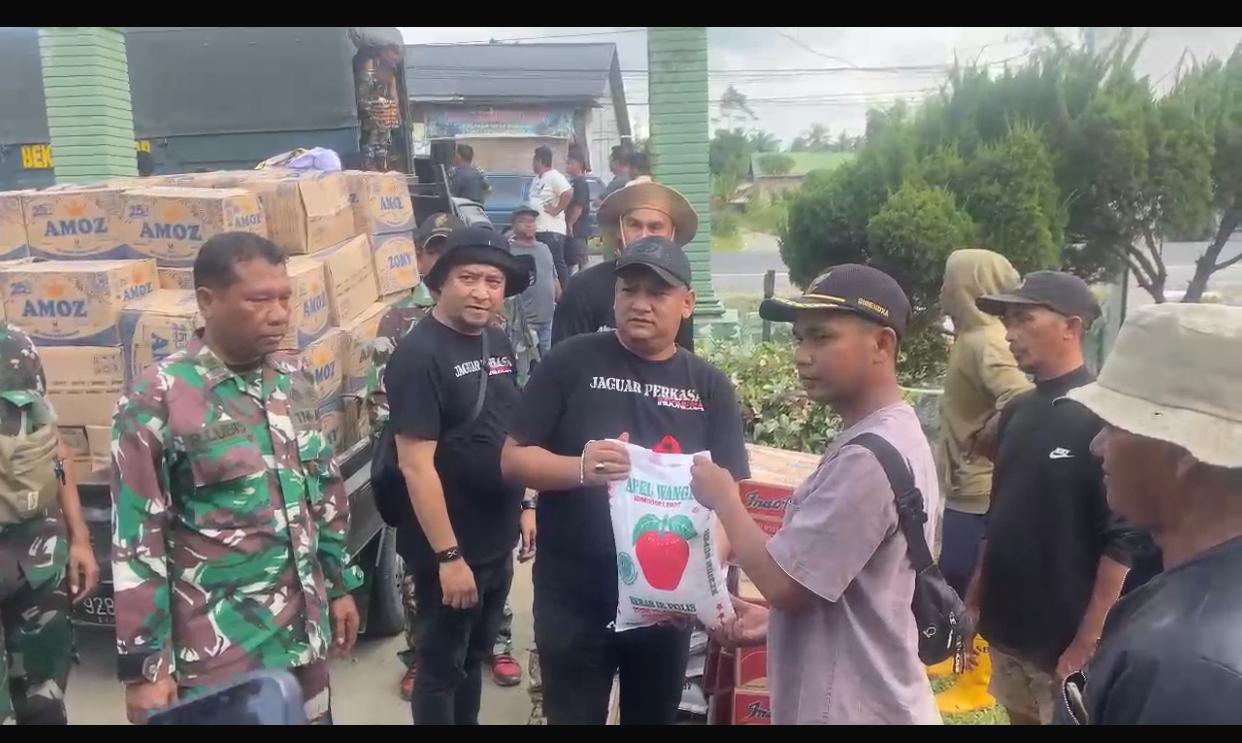 Peduli Korban Banjir, DPP Jaguar Perkasa Indonesia Salurkan Bantuan Melalui POSKO KORAMIL 09 HINAI Kab. Langkat