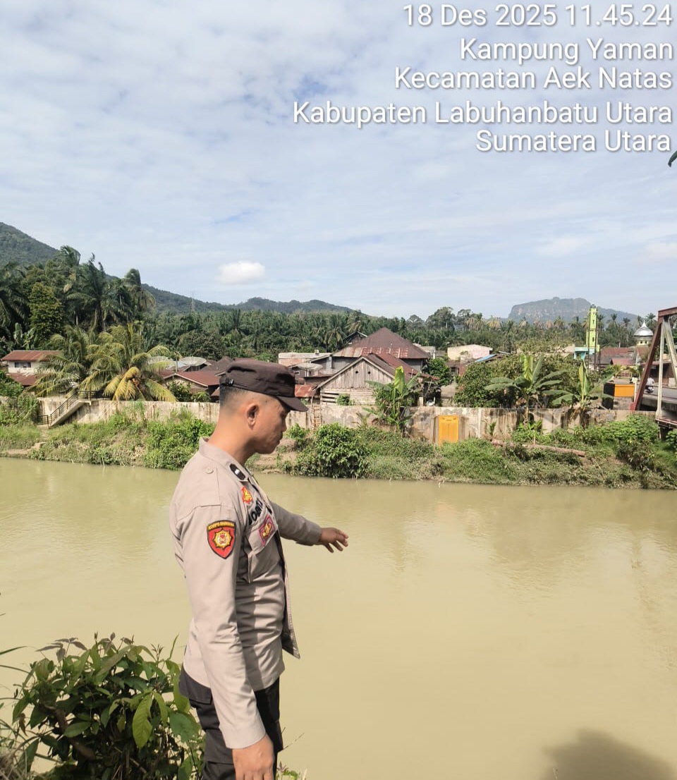 Polsek Aek Natas Lakukan Pengecekan Debit Air Sungai Bandar Durian