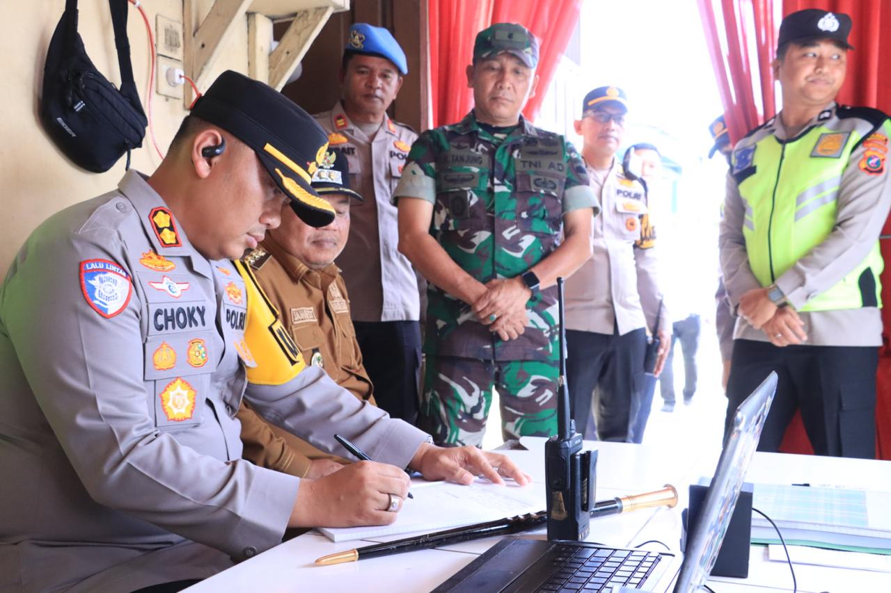 Kapolres Labuhanbatu Bersama Forkopimda Cek Kesiapsiagaan Pos Pengamanan Nataru 2025-2026