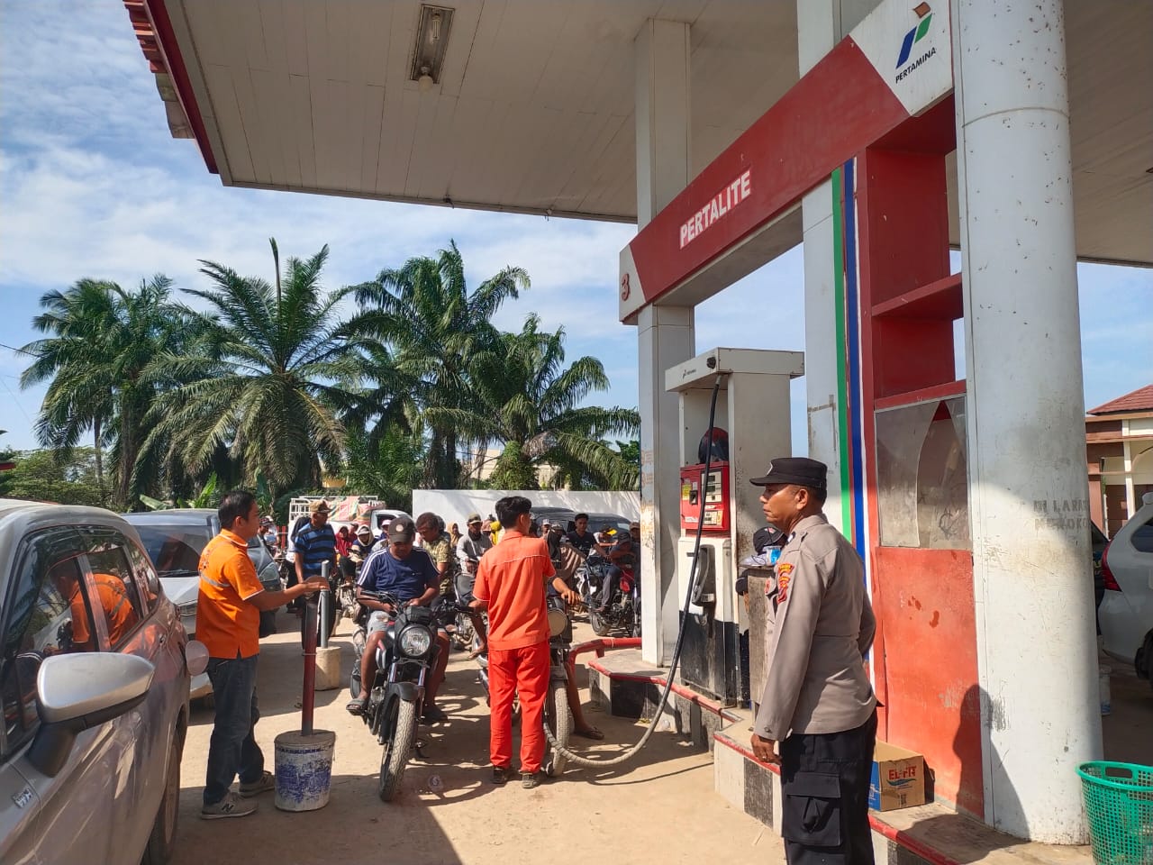 Polsek Panai Tengah Monitoring dan Pengamanan SPBU Tanjung Sarang Elang