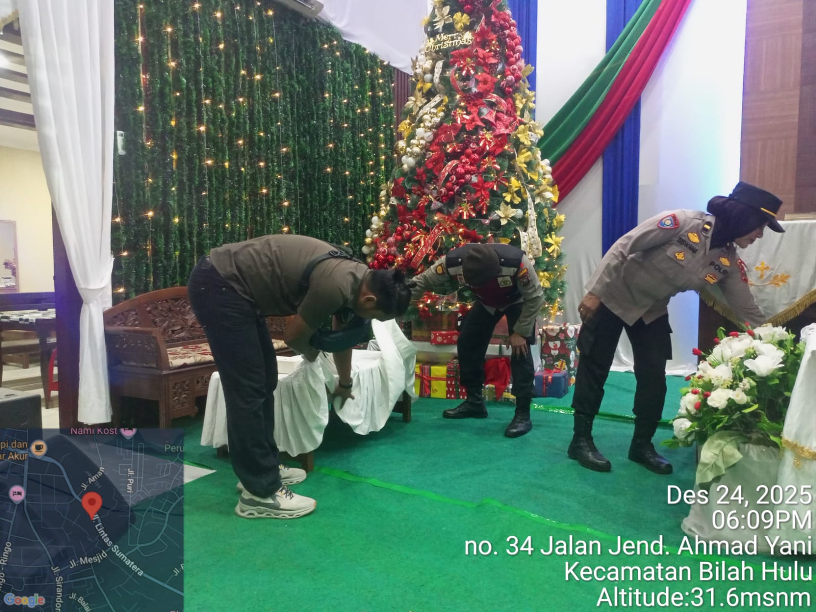 Polres Labuhanbatu Melaksanakan Sterilisasi Gereja Jelang Perayaan Natal 2025
