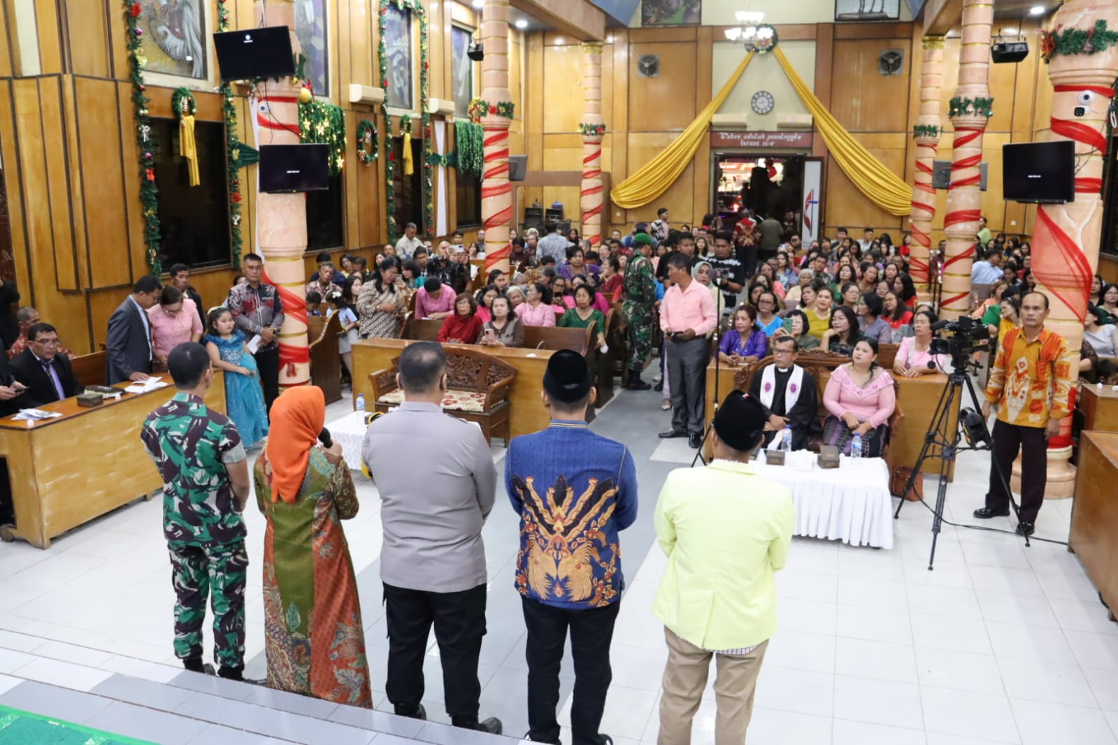 Polres Labuhanbatu Bersama Forkopimda Pastikan Ibadah Natal 2025 Berjalan Aman dan Khidmat