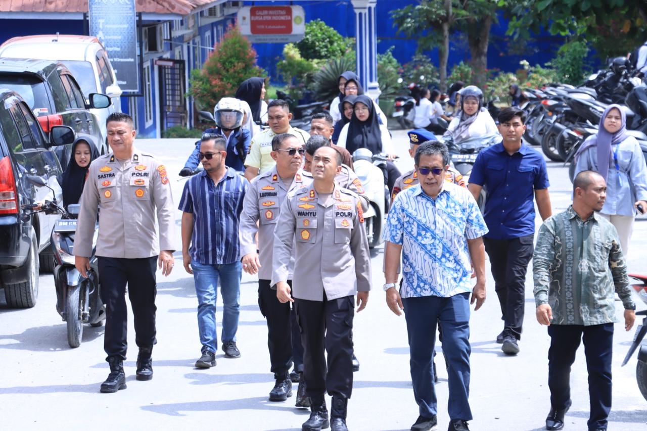 Kapolres Labuhanbatu Jalin Sinergi dengan Universitas Labuhanbatu melalui Kunjungan Kerja