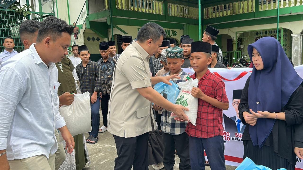 HUT Gerindra, Wakil Ketua DPRD Medan Fraksi Gerindra Bantu Panti Asuhan Bani Adam di Medan Deli