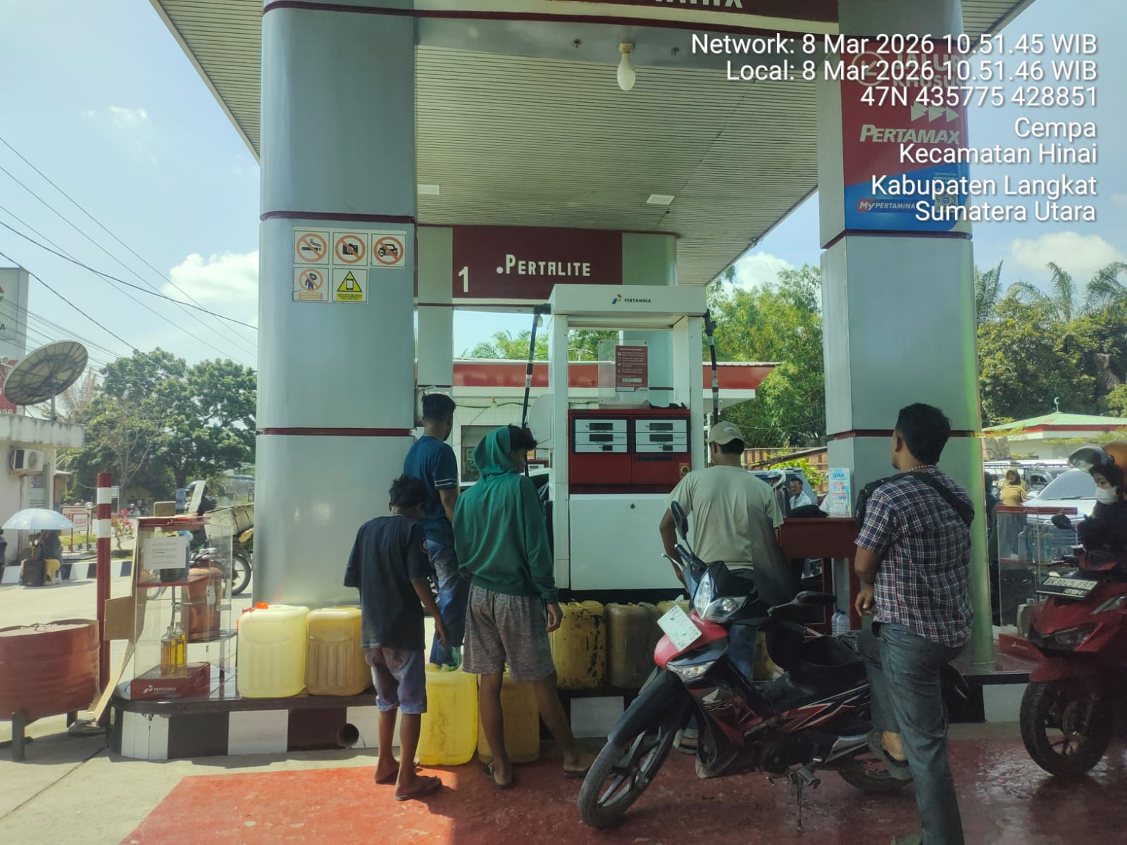 SPBU Cempa Kabupaten Langkat Menjual BBM Mengunakan Derigen Terang Terangan