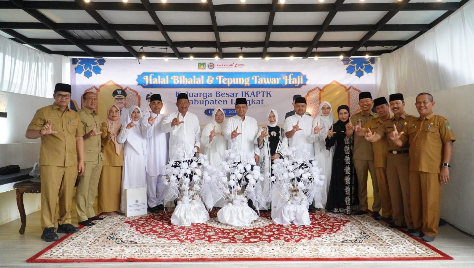 Bupati Syah Afandin Hadiri Halal Bihalal IKAPTK Sekaligus Lepas Tiga Calon Jemaah Haji