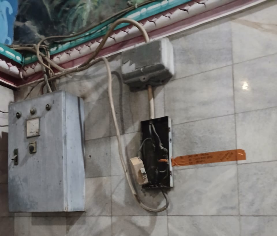 P2TL Putus Aliran Listrik Shri Mariamman Kuil Karena Diduga Curi Arus Listrik 