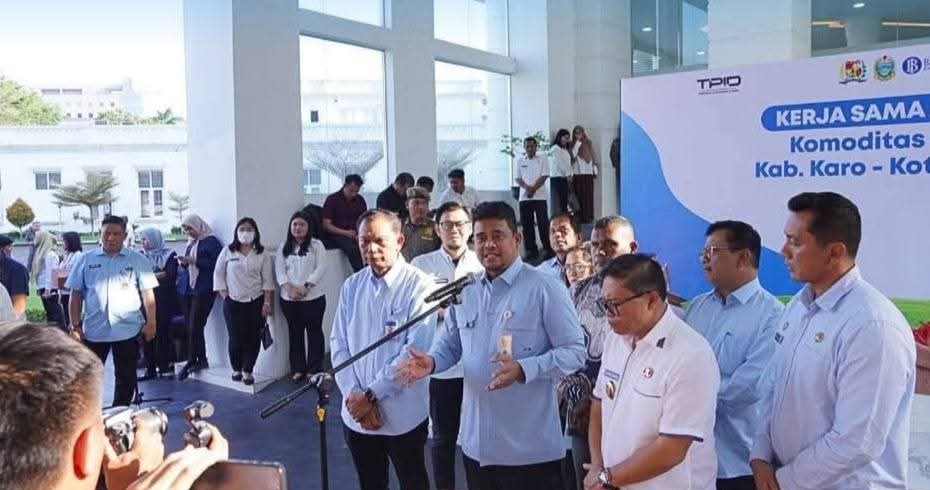 Gubernur Sumatera Utara Lepas Pengiriman Tahap 3 Cabai Merah Karo ke Palangka Raya