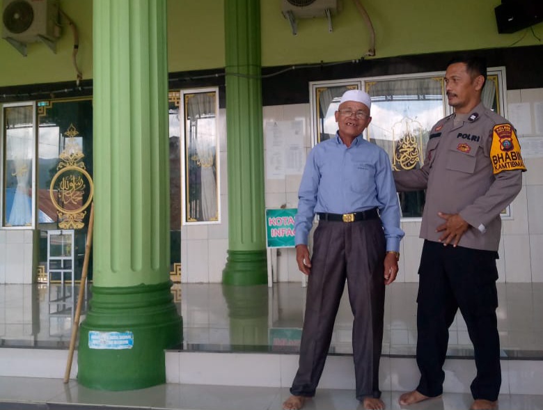 Polsek Lau Baleng Laksanakan Pengamanan Salat Jumat dan Jumat Curhat