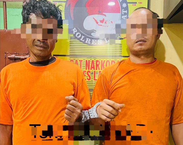 Lagi Ngecak, Sat Narkoba Polres Langkat Sergap 2 Pengedar Di Kebun Lada Hinai 