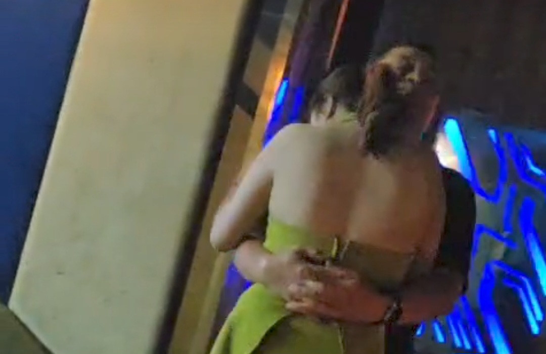 Viral! Oknum Perwira Polda Sumut Terlihat Mabok Sambil Peluk LC di Capital