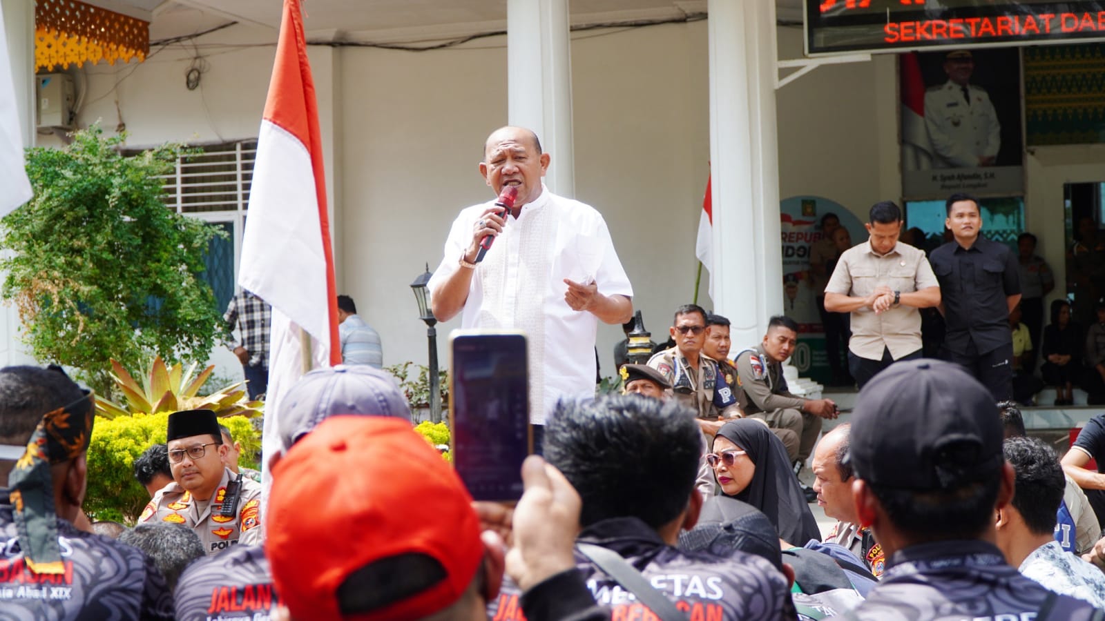 Bupati Langkat Duduk Bersama Massa Aksi May Day, Tegaskan Komitmen Bela Hak Buruh