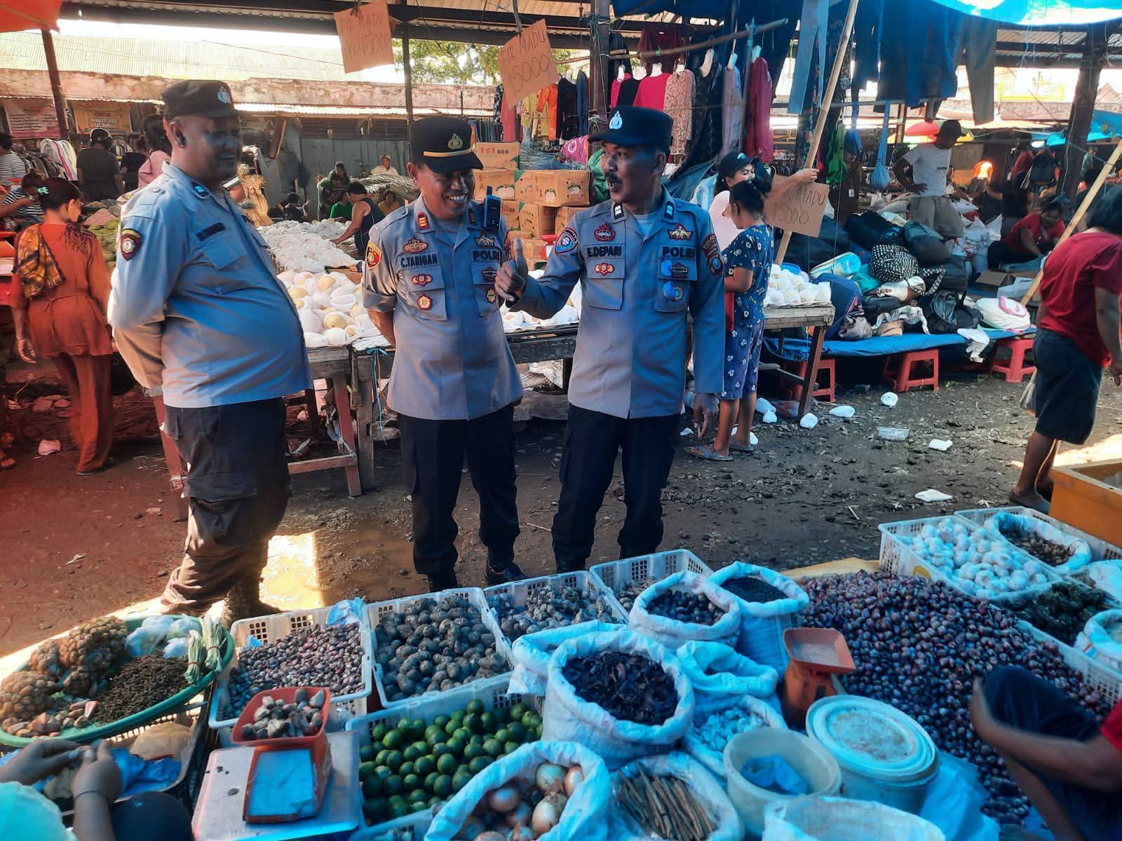 Polsek Tigabinanga Gencarkan Perkuat Cooling System di Pusat Pasar