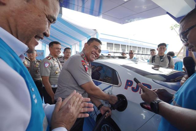 Kapolda Sumut Apresiasi PLN Mobile saat Coba SPKLU Ultra Fast Charging PLN Presisi