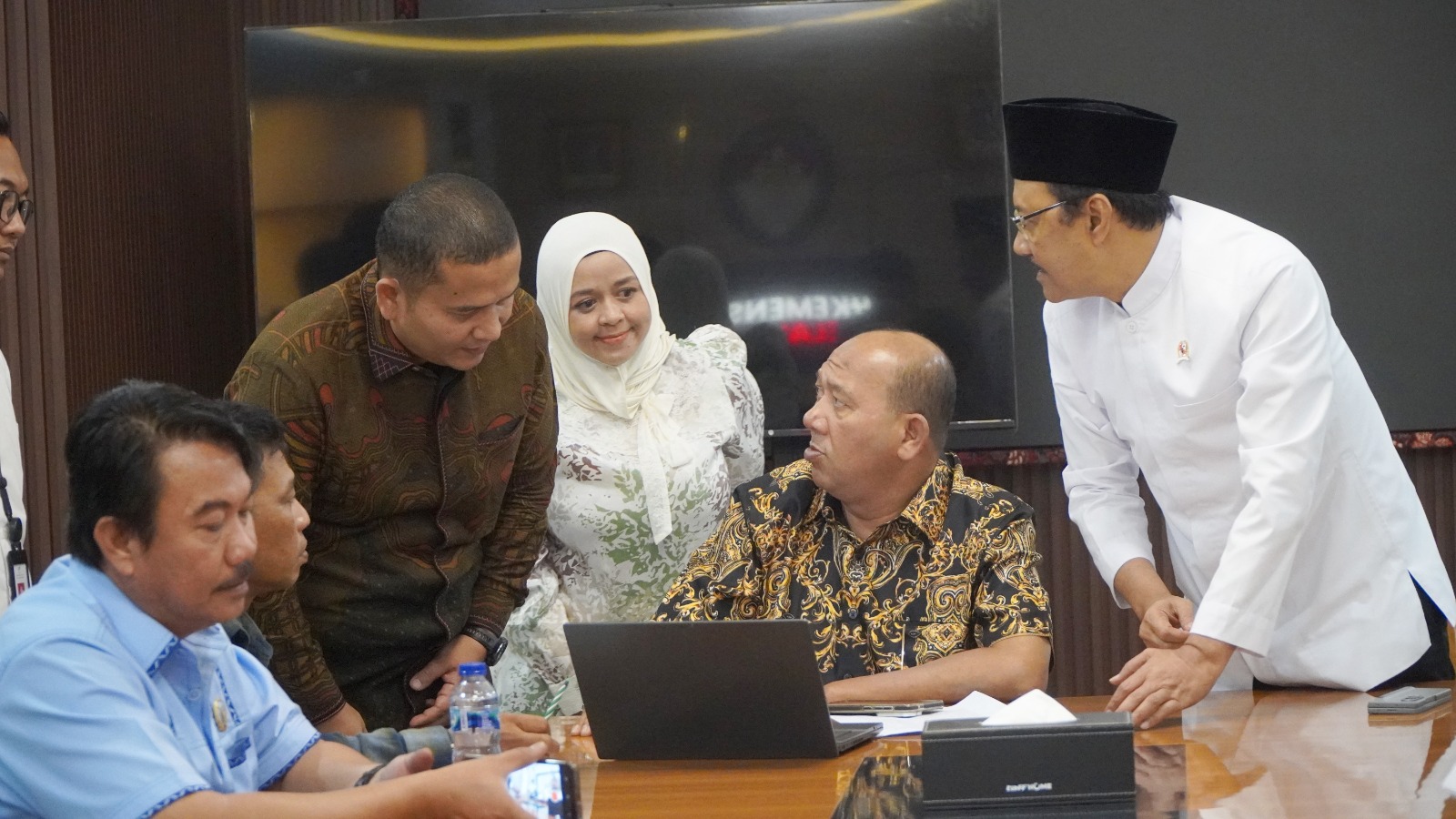 Bupati Syah Afandin Jemput Bantuan ke Pusat