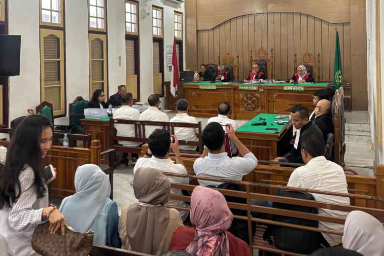 Jaksa Tuntut Irwan Perangin-angin 1,5 Tahun Penjara, Kuasa Hukum Sebut Fakta Sidang Diabaikan