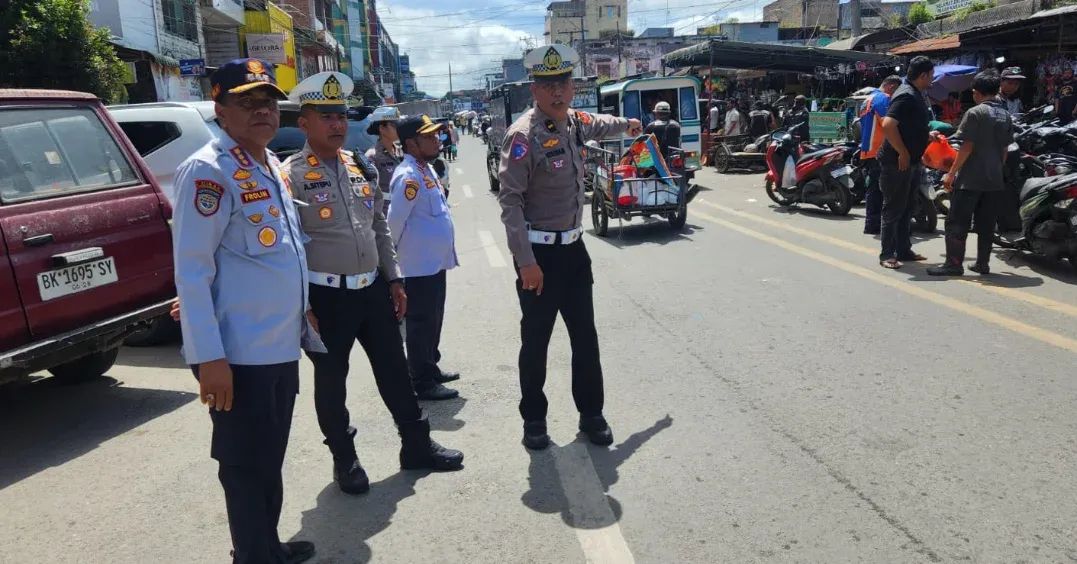 Polres Karo dan Dishub Gelar Penertiban Parkir di Pusat Kota Kabanjahe