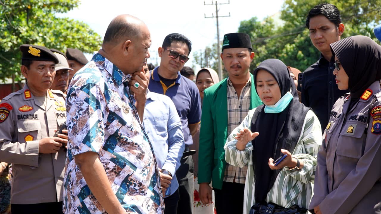 Bupati Syah Afandin Pastikan Jalan di Desa Sambirejo Segera Diperbaiki