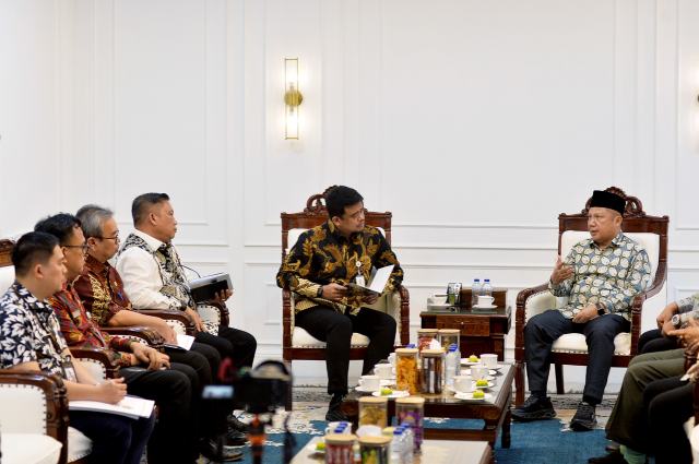 Gubernur Sumatera Utara (Sumut) Bobby Nasution menerima audiensi Tim Seleksi (Timsel) Calon Komisioner Komisi Informasi (KI) Provinsi Sumut di ruang kerja lantai 10 Kantor Gubernur Sumut Jalan Diponegoro Kota Medan, Jumat (26/6/2026). Pertemuan ini dalam rangka penyerahan hasil penjaringan 15 besar calon komisioner. Foto/Diskominfo Sumut