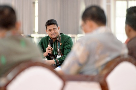 Gubernur Sumatera Utara (Sumut) Bobby Nasution menerima kunjungan Bupati Karo Antonius Ginting di Rumah Dinas Gubernur Jalan Sudirman Kota Medan. Kamis (18/6/2026). Kunjungan tersebut membahas retribusi di daerah wisata Desa Semangat Gunung Kabupaten Karo. Foto/Diskominfo Sumut.